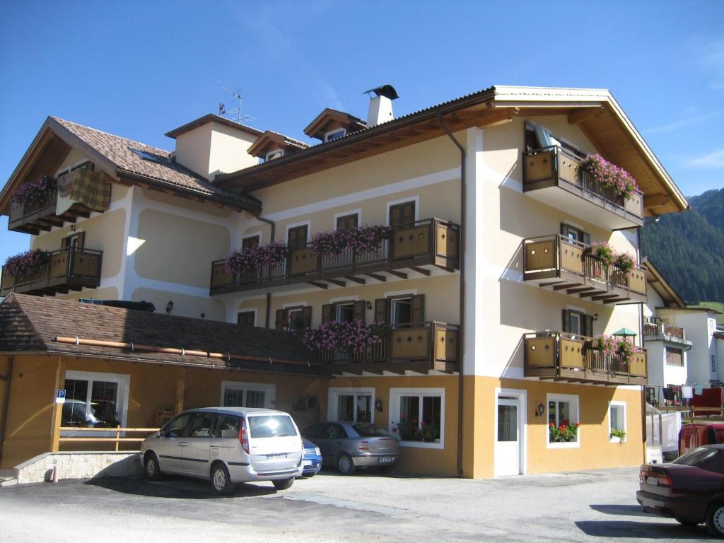 Hotel El Geiger Pozza di Fassa Ngoại thất bức ảnh