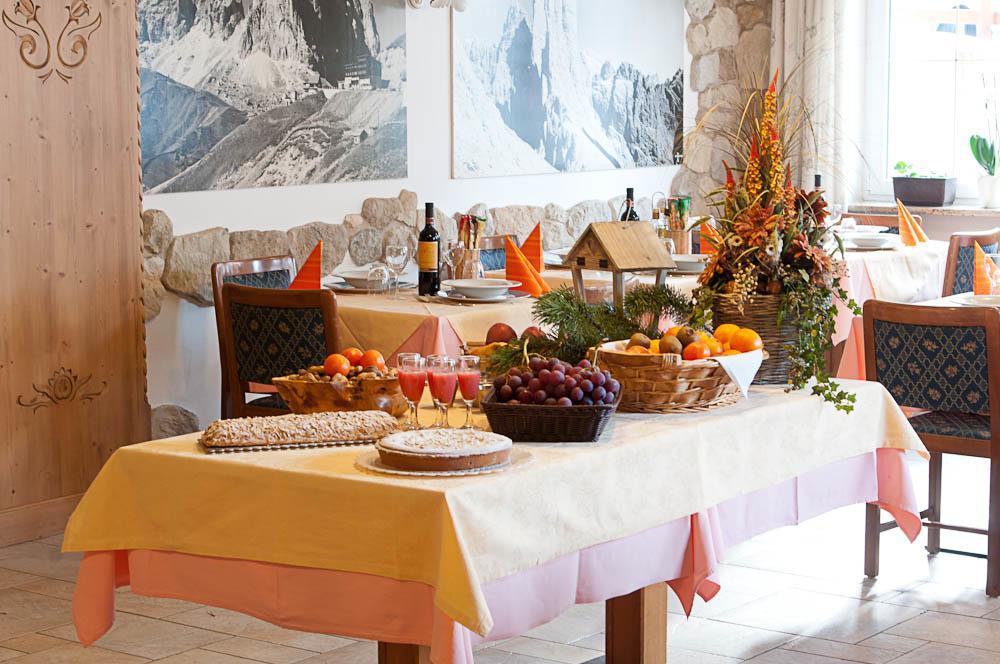 Hotel El Geiger Pozza di Fassa Ngoại thất bức ảnh